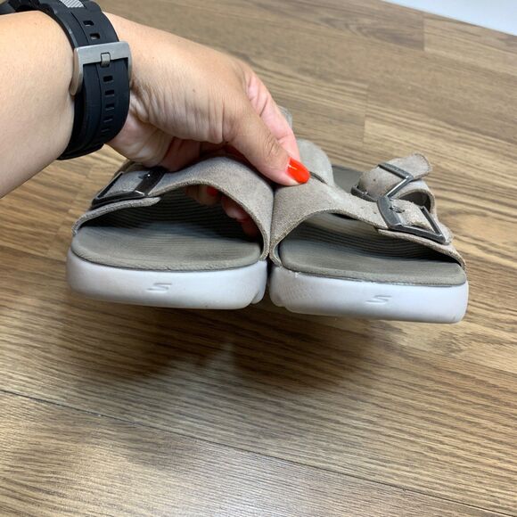 Skechers Women's Go Walk Massage Fit Sweet Talk Slide Sandals Taupe Size: 8 - Picture 5 of 11